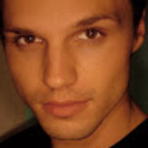 Meet your Posher, Derrick